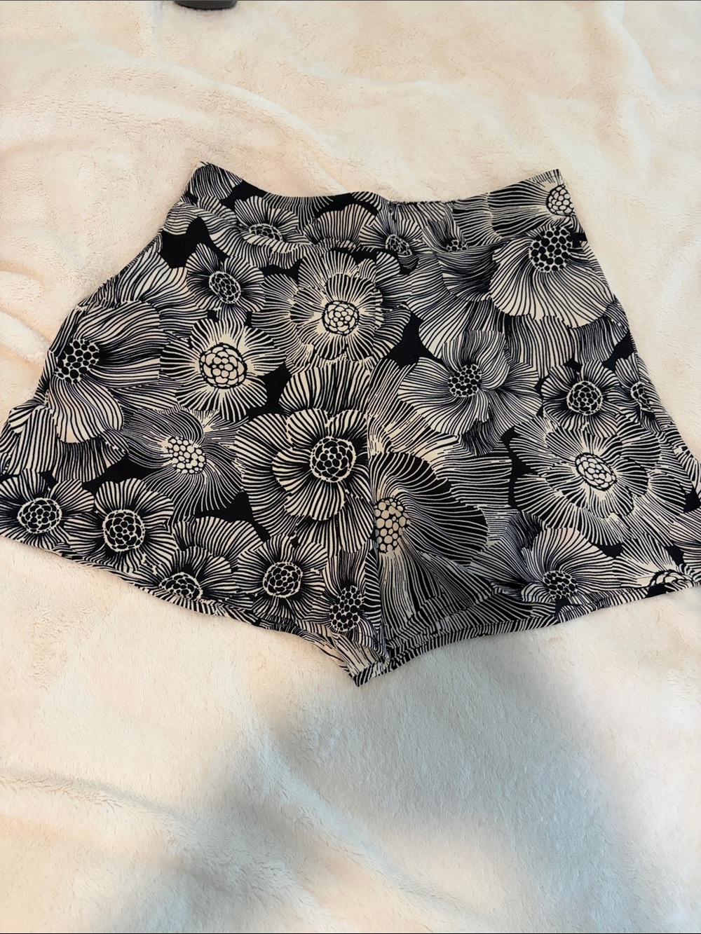 Express Black & White Floral High-Waist Shorts